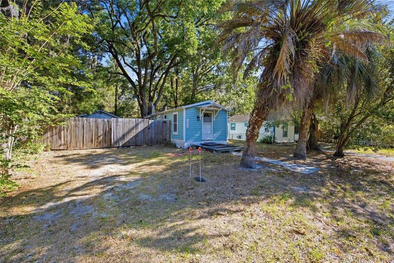 1 bedroom Single Family Residence at 1032 NW 40th Avenue, Oak Hill, Gainesville — photo 2