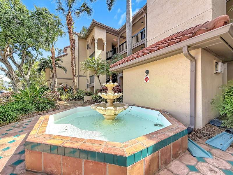2 bedroom Condominium at 2400 Feather Sound Drive #933, Audubon Condo At Feather Sound, Clearwater — photo 2