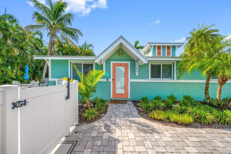2 bedroom Condominium at 3007 Avenue #B, Sunset Villas On Ave E, Bradenton Beach — photo 1