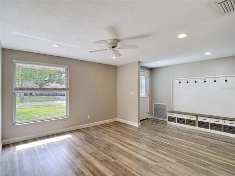 7010 Cobblewood Court, Tampa FL - photo 13 of 73