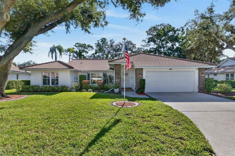 3 bedroom Single Family Residence at 5713 Garden Lakes Majestic, Garden Lakes Village Sec 3, Bradenton — photo 4