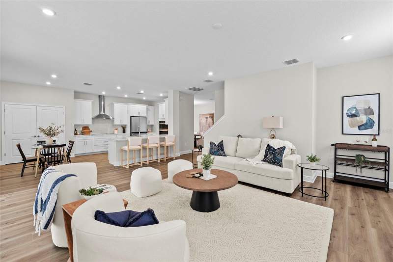 5 bedroom Single Family Residence at 6244 29th Street, Washington Terrace, St Petersburg — photo 3