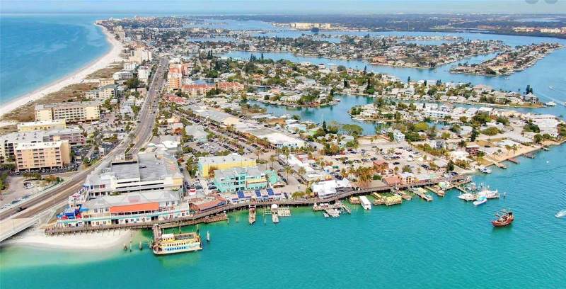 4 bedroom Single Family Residence at 27 Dolphin Drive, Paradise Island 1st Add, Treasure Island — photo 3