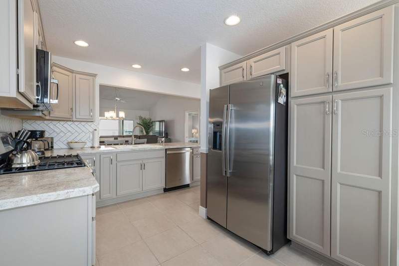 3 bedroom Single Family Residence at 2454 Youngmann Loop, The Villages, The Villages — photo 2