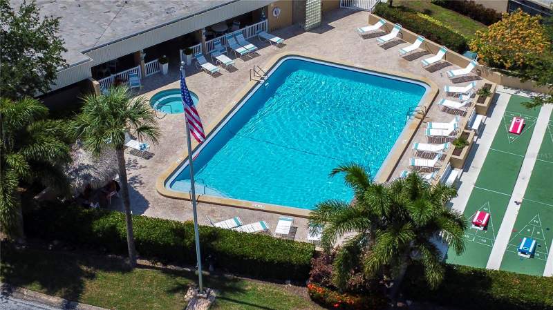 1 bedroom Condominium at 2616 Cove Cay Drive #506, Cove Cay 26-16 Village I, Clearwater — photo 3