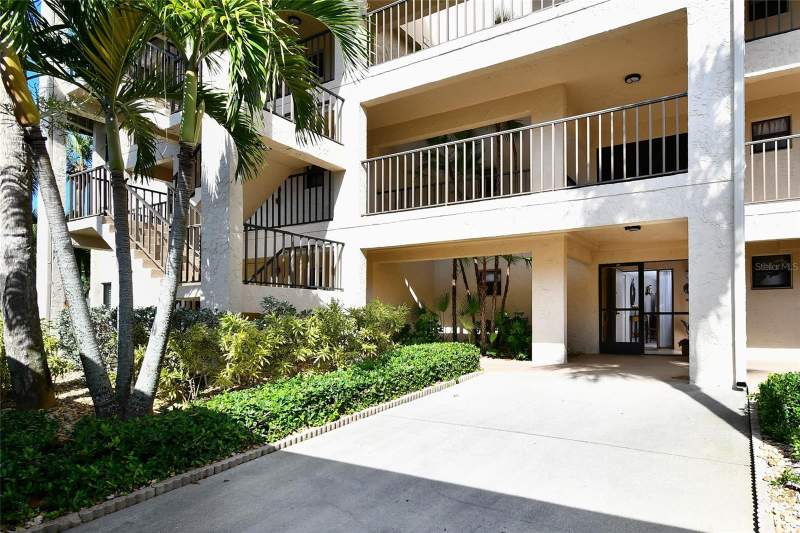 2 bedroom Condominium at 1610 N Islamorada Boulevard #62A, Commodore Club Condo, Punta Gorda — photo 2