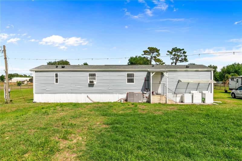 2 bedroom Manufactured Home at 3834 Hixon Avenue, S L & I C, St Cloud — photo 5