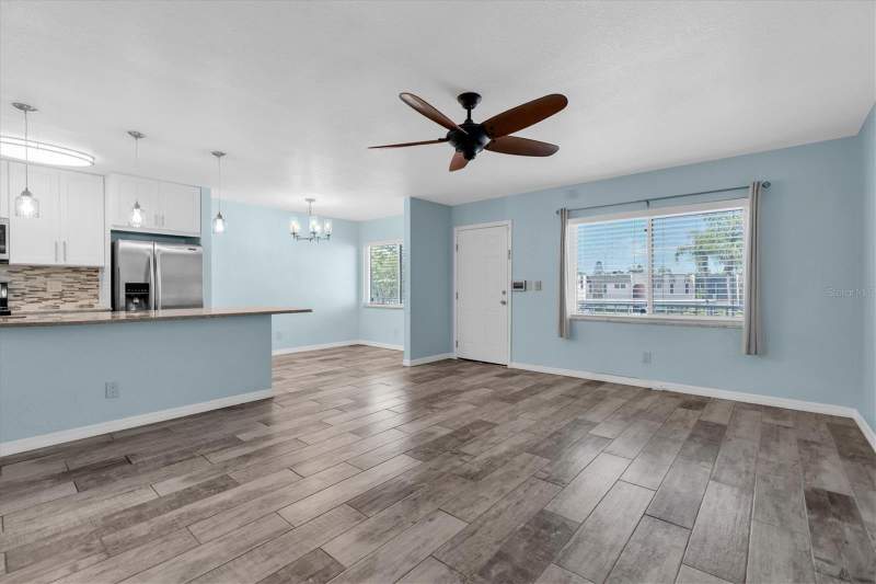 2 bedroom Condominium at 8039 Garden Drive #209, Gardens, The Condo, Seminole — photo 3