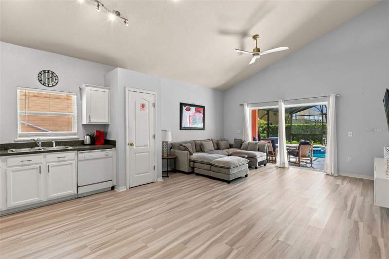 5 bedroom Single Family Residence at 17845 Woodcrest Way, Silver Creek Sub, Clermont — photo 4