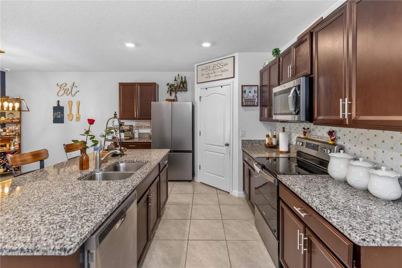 4 bedroom Single Family Residence at 319 Charles Drive, Victoria Oaks Ph A, Deland — photo 3