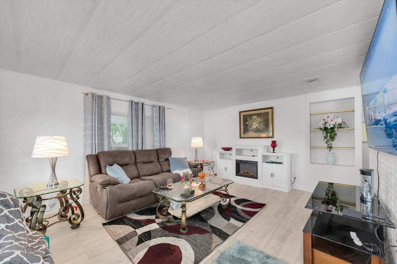 2 bedroom Manufactured Home at 347 Canal Way, Gull-Aire Village, Oldsmar — photo 5