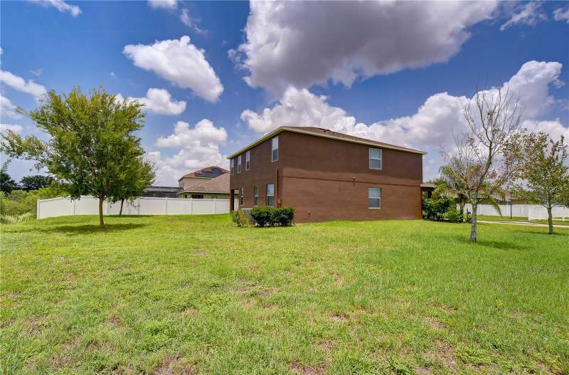 6 bedroom Single Family Residence at 2451 Dakota Rock Drive, River Bend Ph 4B, Ruskin — photo 2