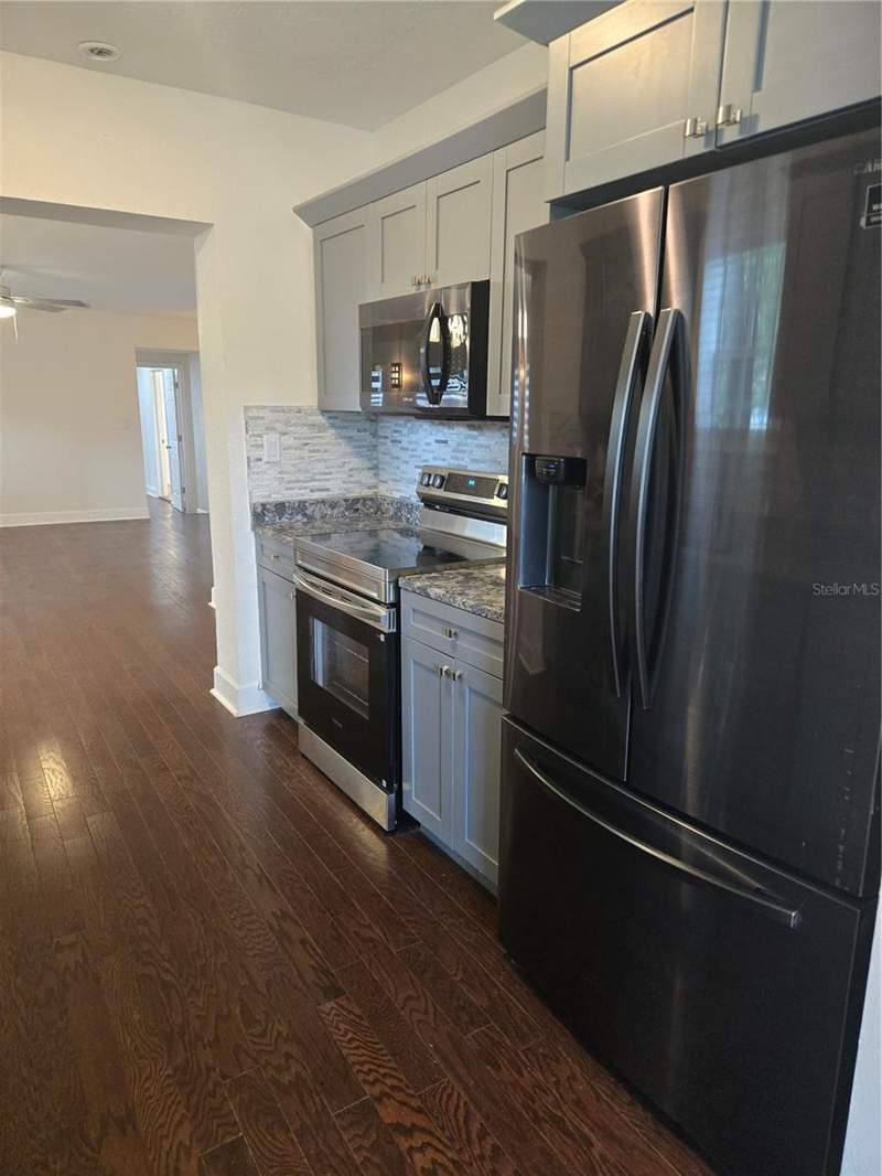 3 bedroom Single Family Residence at 300 E Idlewild Avenue, Seminole Heights North, Tampa — photo 5