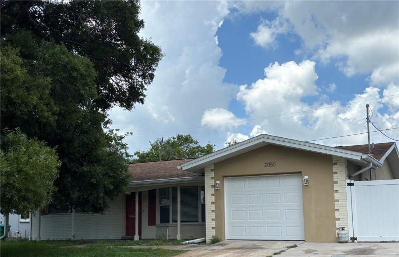 3 bedroom Single Family Residence at 2050 High Ridge Drive, Greenbriar, Clearwater — photo 2