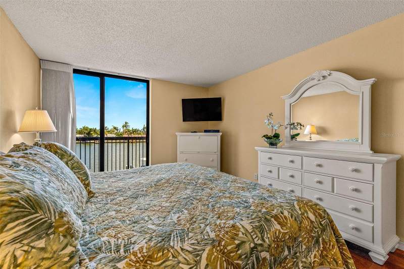 2 bedroom Condominium at 9495 Blind Pass Road #202, Intrepid The Condo, St Pete Beach — photo 4
