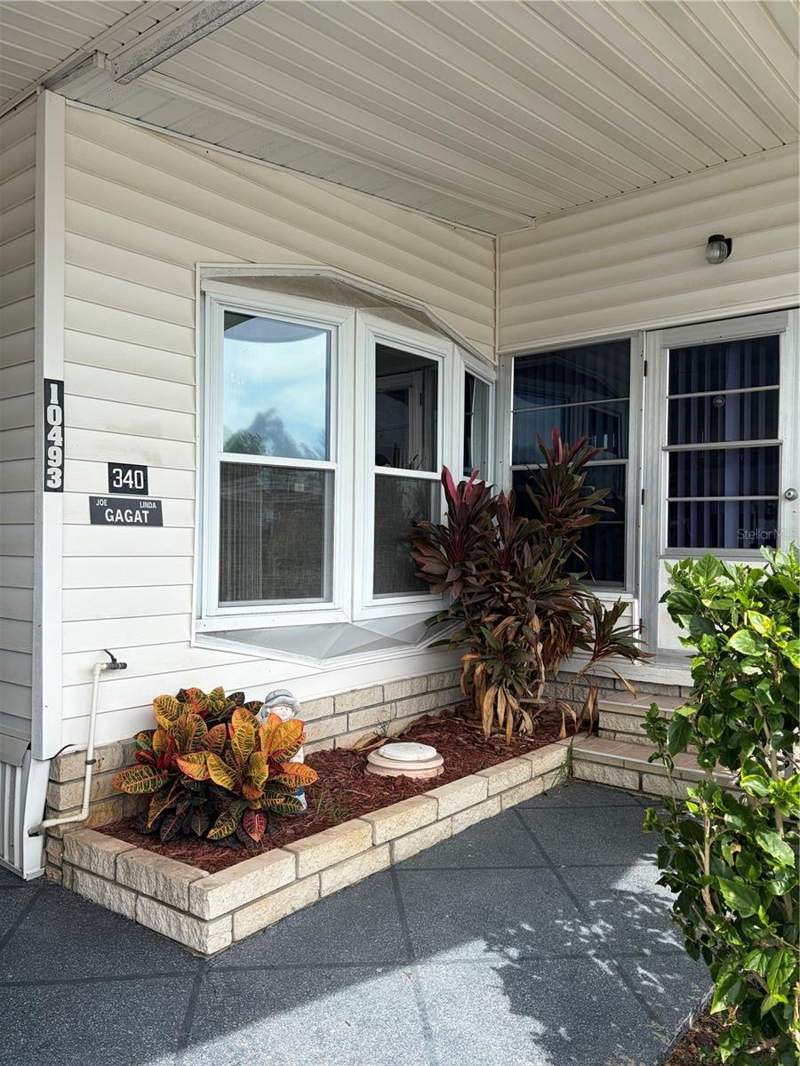 2 bedroom Mobile Home at 10493 Peaceful Drive, Largo, Largo — photo 2