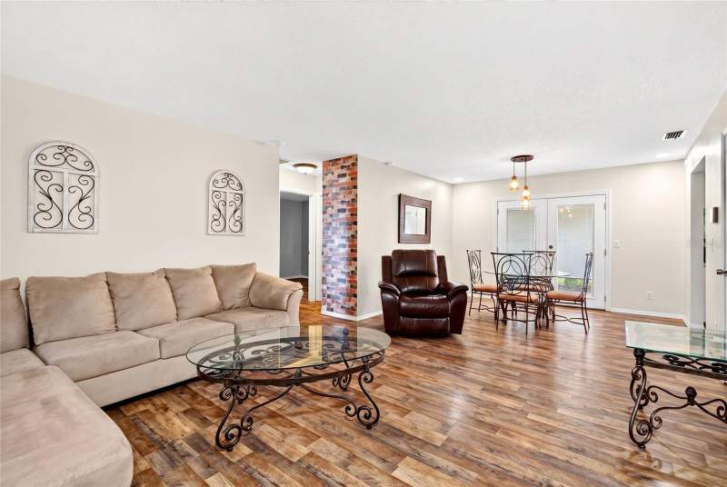 3 bedroom Single Family Residence at 27 Cedar Trace, Silver Spgs Shores Un 09, Ocala — photo 2