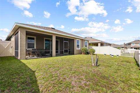 5025 Jackel Chase Drive, Wimauma FL - photo 10 of 35