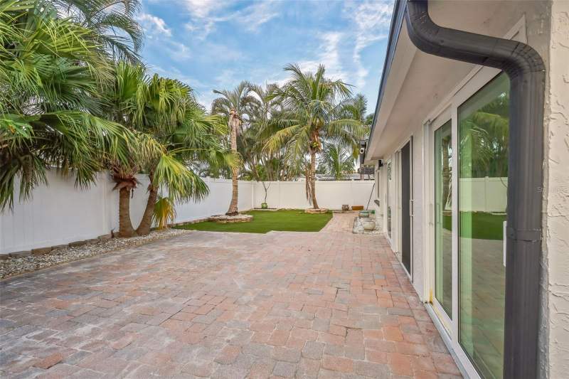 3 bedroom Single Family Residence at 747 Pruitt Drive, Bay Point Estates 1st Add, Madeira Beach — photo 5
