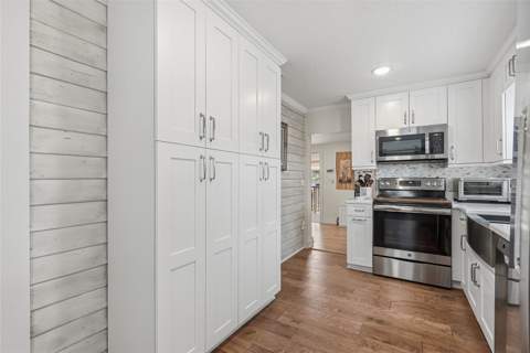 6052 Nebraska Avenue, New Port Richey FL - photo 19 of 63