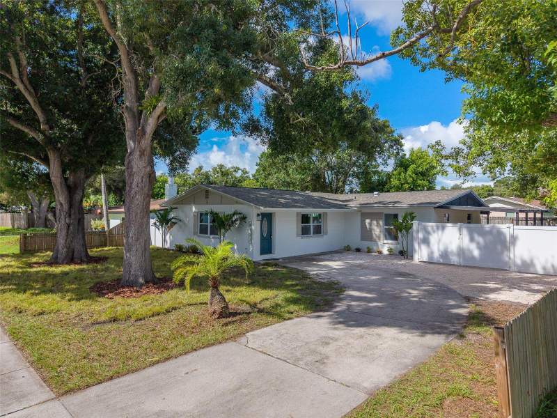 Cross Bayou Estates