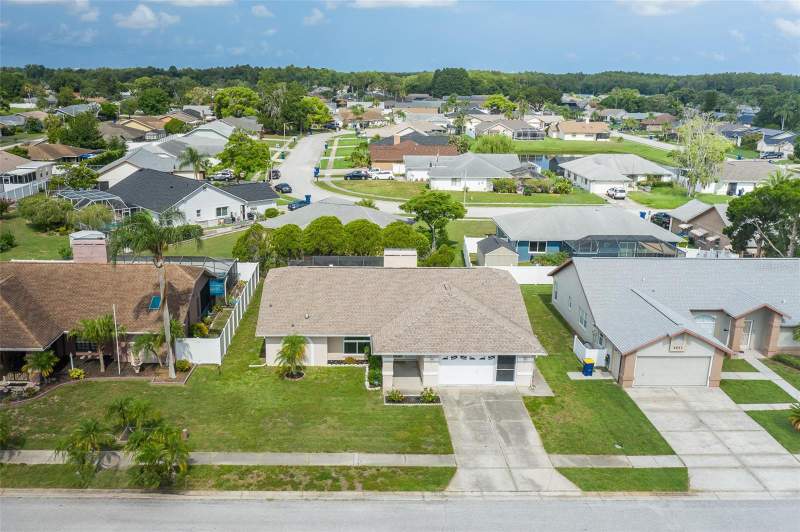 3 bedroom Single Family Residence at 4515 County Breeze Drive, Wood Trail Village, New Port Richey — photo 3