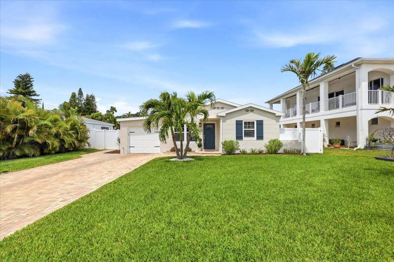 2 bedroom Single Family Residence at 105 3rd Street, Belleair Beach, Belleair Beach — photo 3