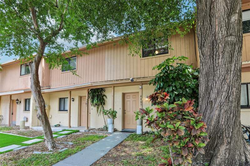 2 bedroom Townhouse at 4005 Oak Limb Court, Kirby Creek, Tampa — photo 2