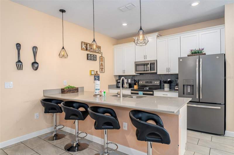 5 bedroom Townhouse at 4800 Memories Lane, Storey Lake Ph 3, Kissimmee — photo 4