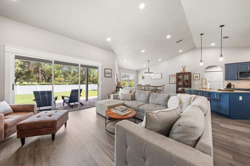 4 bedroom Single Family Residence at 668 Mehlenbacher Road, Belleair Estates 4th Add, Belleair — photo 5