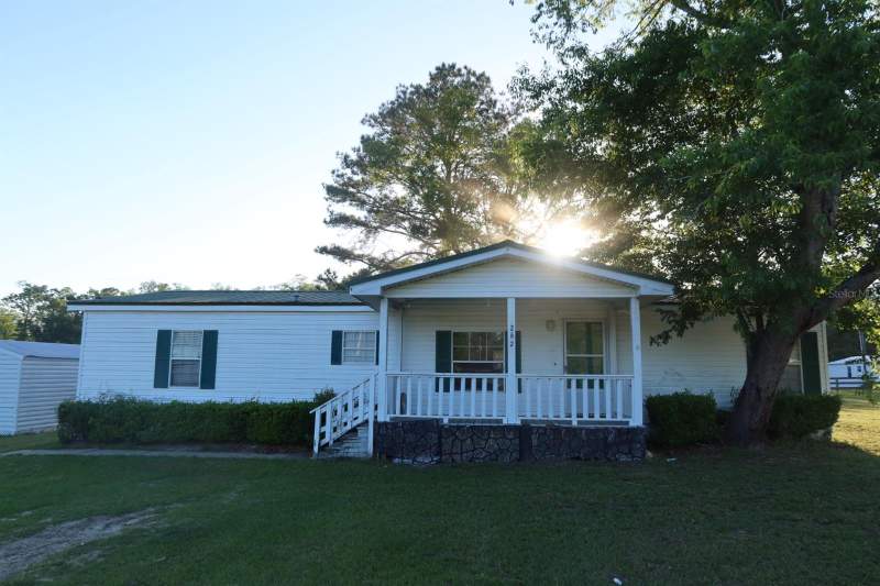 3 bedroom Manufactured Home at 262 SW LYNNWOOD AVENUE, TROY HEIGHTS SUB, LAKE CITY — photo 1