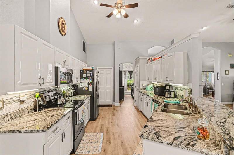 3 bedroom Single Family Residence at 1211 Nixonton Street, Deltona Lakes Unit 71, Deltona — photo 2