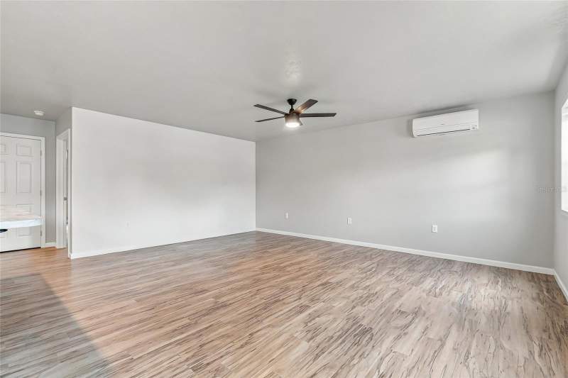 1 bedroom Single Family Residence at 2807 Madison Street, Inverness Acres Unit 01 Aka Inverness Village, Inverness — photo 5