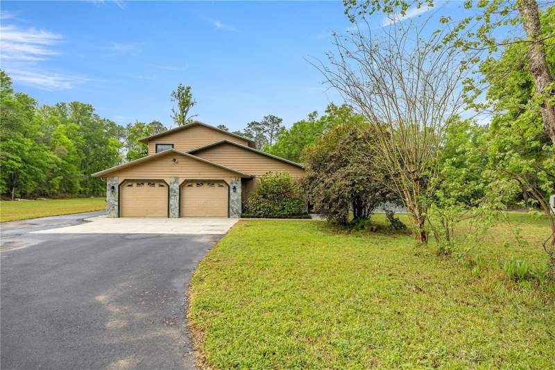 4 bedroom Single Family Residence at 20190 SW 54th Street, Rainbow Acres Un 01, Dunnellon — photo 2