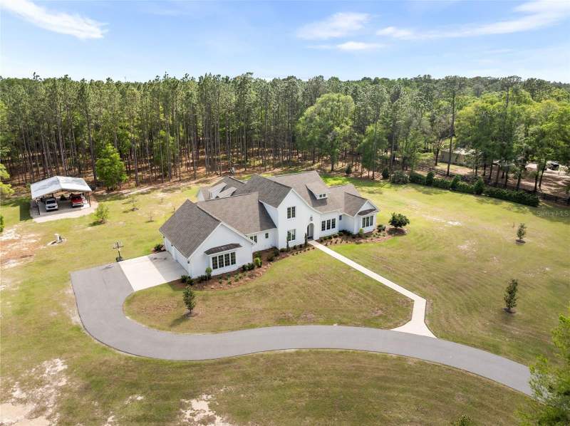 4 bedroom Single Family Residence at 14503 NW 50th Place, Alachua, Alachua — photo 2