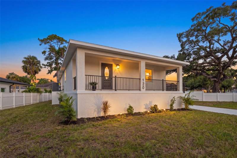 3 bedroom Single Family Residence at 120 Brown Street, River Haven, Bradenton — photo 2
