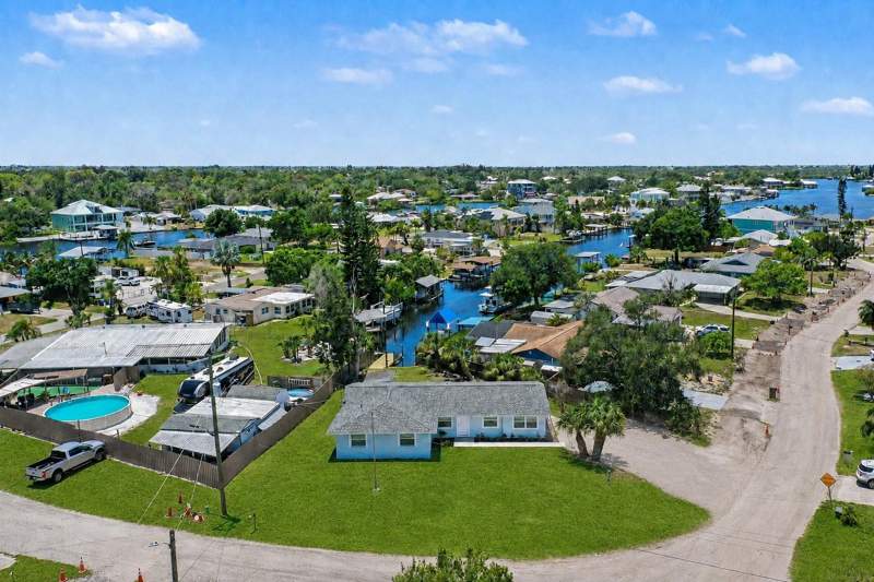 802 WHITE HERON BOULEVARD home for sale in Point Heron