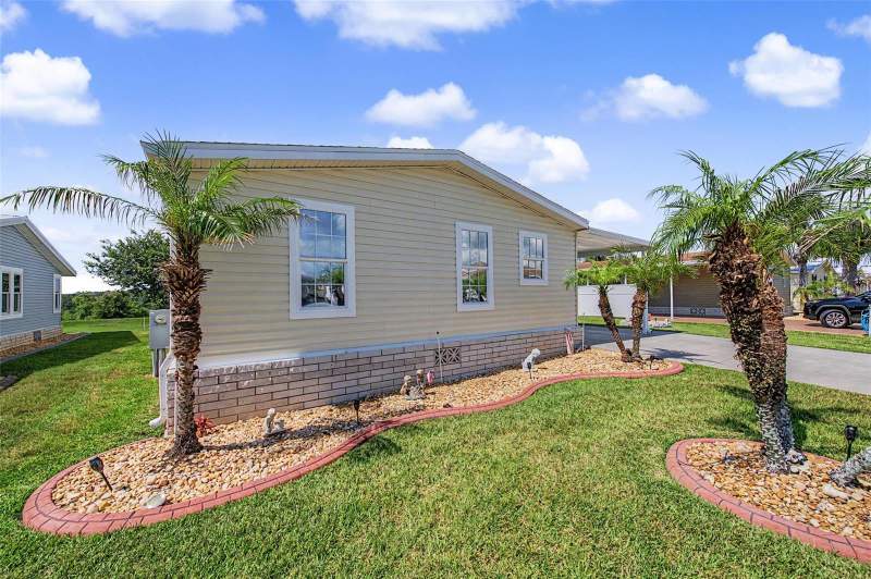 2 bedroom Manufactured Home at 37200 Neukom Avenue, Grand Horizons Ph 04, Zephyrhills — photo 2