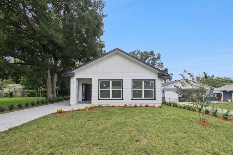 521 W HERRIOTT AVENUE home for sale in Oakland Town