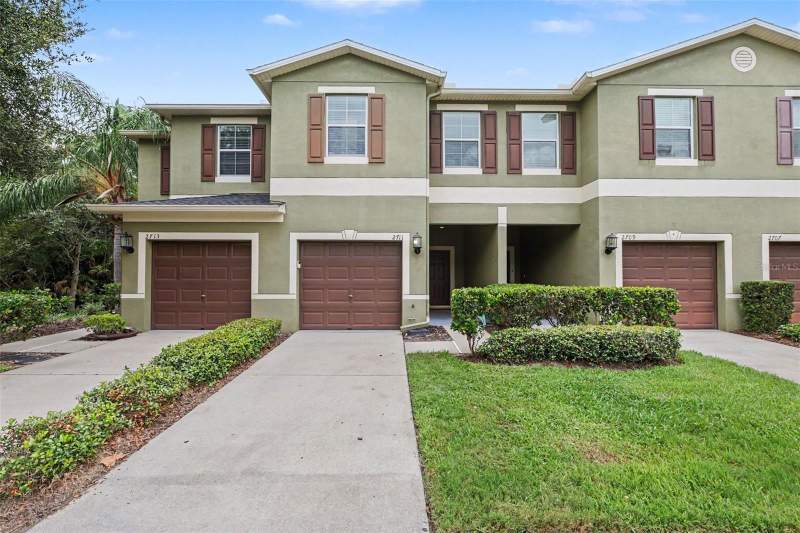 3 bedroom Townhouse at 2711 Isabella Valley Court, Lake Brandon Twnhms 114-A, Brandon — photo 2