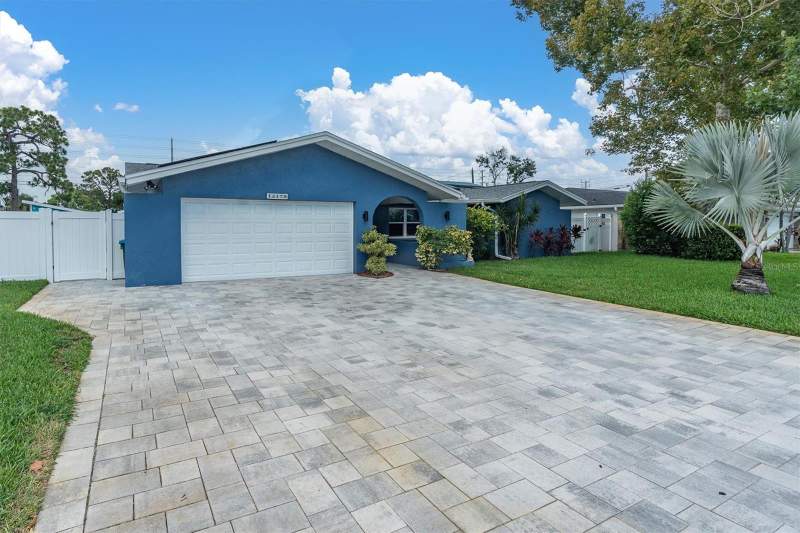 Sussex EstateHomes for Sale in Seminole, FL