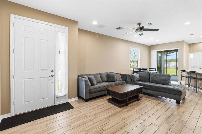 3 bedroom Townhouse at 2618 White Isle Lane, Econ Lndg Ph 2, Orlando — photo 3