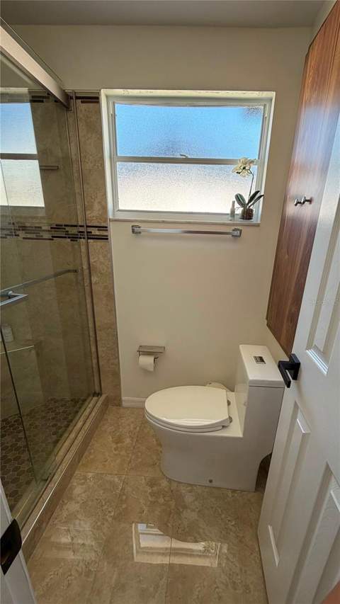 6713 Willow Spring Court, Tampa FL - photo 7 of 40