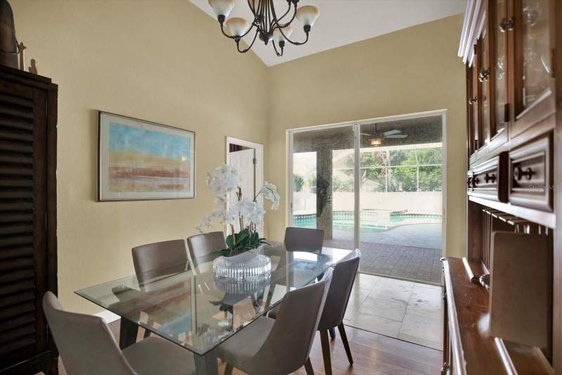 5 bedroom Single Family Residence at 804 Sandy Trail Place, Brentwood Hills Trct F Un 1, Brandon — photo 4