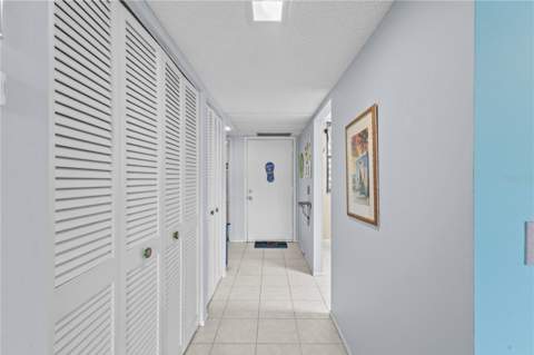521 Lakeside Drive, Bradenton FL - photo 9 of 41