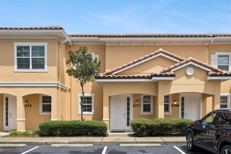 2 bedroom Townhouse at 2711 COUPE STREET, REGAL OAKS AT OLD TOWN, KISSIMMEE — photo 1