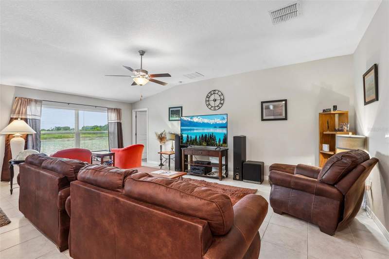 4 bedroom Single Family Residence at 1461 Golden Glow Drive, Spencer Crk Ph 1, Ruskin — photo 4