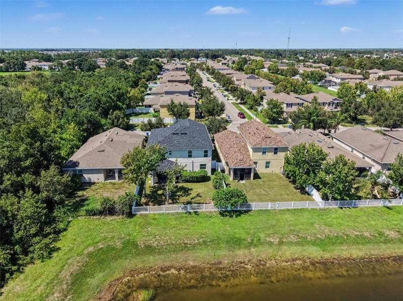 5 bedroom Single Family Residence at 10413 Avian Forrest Drive, Riverview Meadows Phase1A, Riverview — photo 2