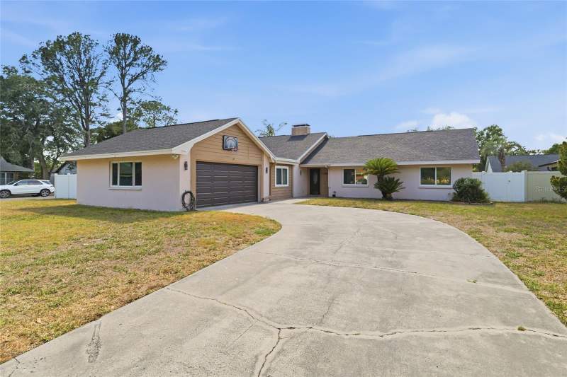 5 bedroom Single Family Residence at 11807 Nicklaus Circle, Fairway Village, Tampa — photo 2