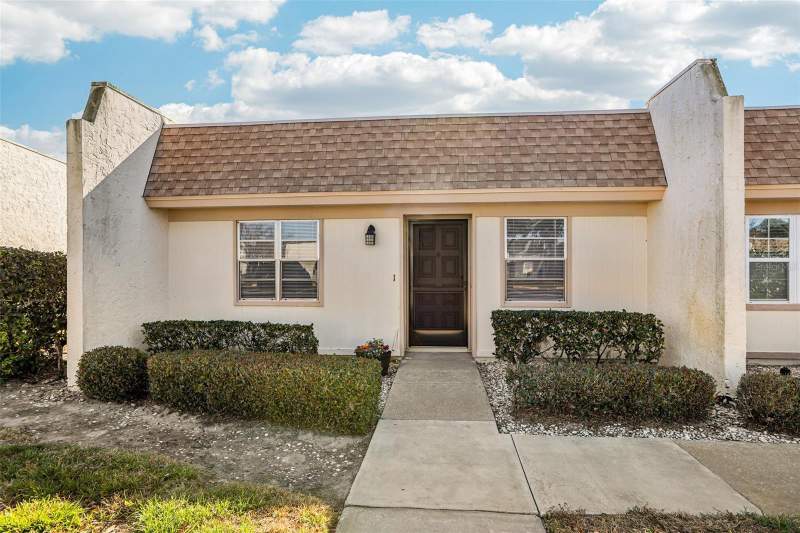 11120 CARRIAGE HILL DRIVE #1 home for sale in Timber Oaks Fairway Villas